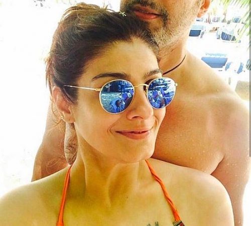 ‘Mast’ girl longs for a beach vacay