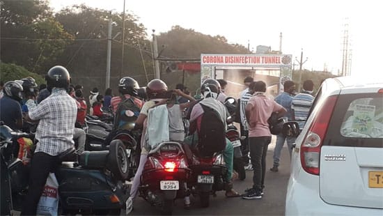 మ‌ళ్లీ గ్యాస్ లీక్ భ‌యం..శ్రీకాకుళం వైపు ప‌రుగులు