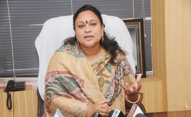 వైసీపీ లేడీ ఎమ్మెల్యేని టెన్ష‌న్ పెడుతోన్న సీనియ‌ర్!