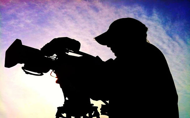 ఒకే టైప్ క‌థ‌లు దించేస్తున్న డైరెక్ట‌ర్స్