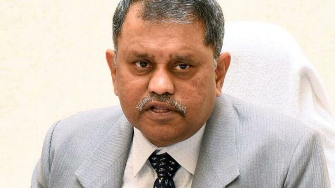 నిమ్మగడ్డ మీద వైసీపీ నిఘా..  కోర్టు దెబ్బలకు ఆయింట్‌మెంట్ పూసుకోవడానికే 