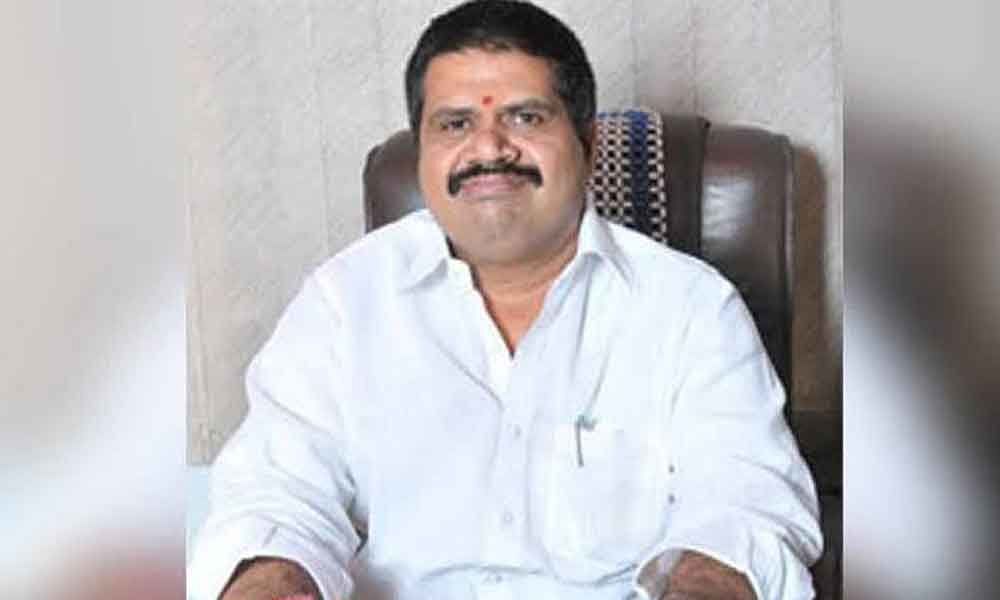 అవంతి శ్రీనివాస్ పదవికే ఎసరు పెట్టారా ?