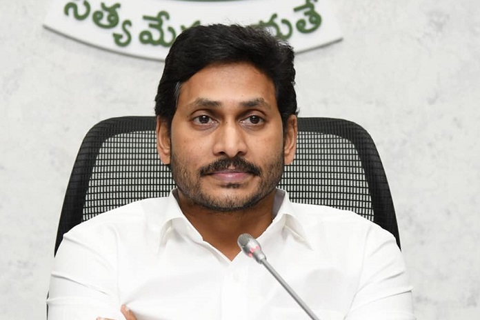 కమ్మ వర్గం మీద జగన్ కక్ష సాధిస్తున్నారా ?