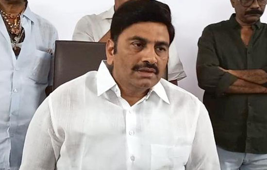 వైకాపా చివరికి ఆర్ఆర్ఆర్ కూర్చునే సీటును మార్చగలిగిందన్నమాట