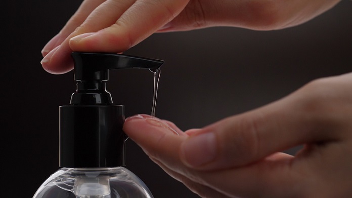 మందు కొనలేక శానిటైజర్ తాగి 8 మంది మృతి