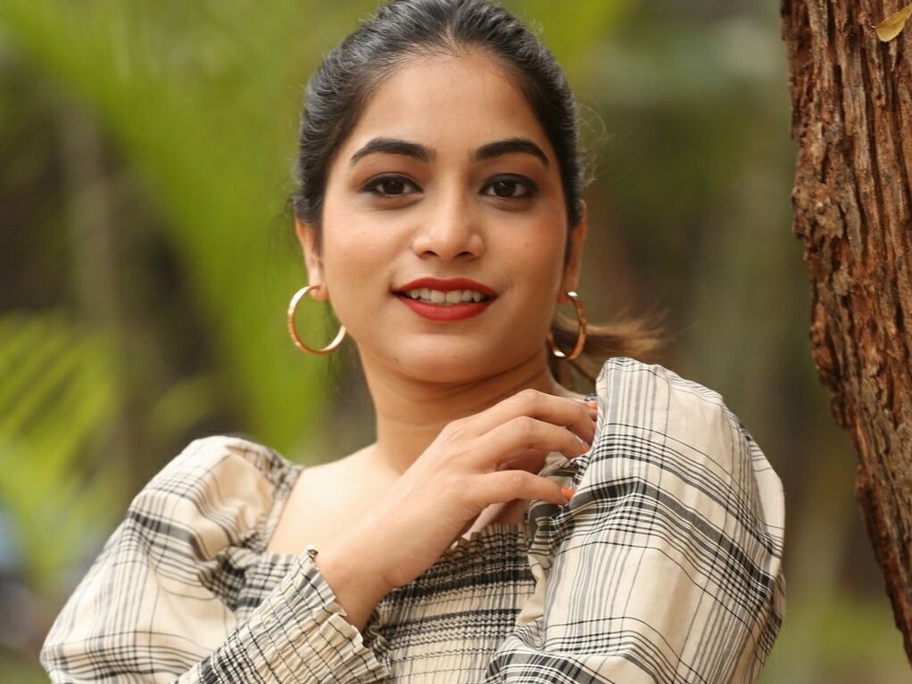 Punanrnavi paid good bucks for her AHA show