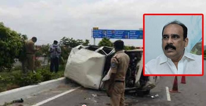 రోడ్డు ప్ర‌మాదానికి గురైన‌ మంత్రి బాలినేని కాన్వాయ్