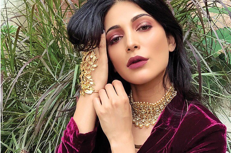 JFW క‌వ‌ర్ షూట్.. శ్రుతి చంపేస్తోందిగా