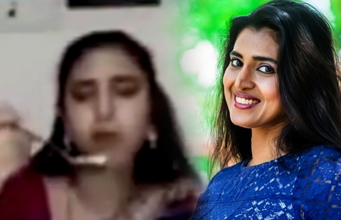 Surprise: Actress shocks top anchor