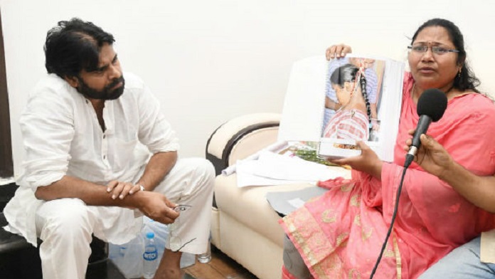 జనసేన ఒక 'జలగ'.. పట్టుకుంటే 'వదలదు'