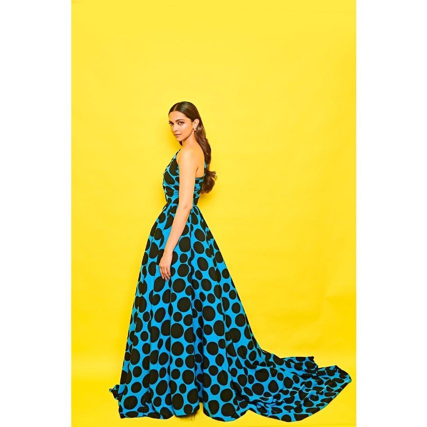 Deepika Padukone Stylish Look