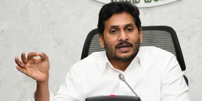 జగన్ కి టెన్షన్ తెప్పిద్దాం అనుకుని రంగంలోకి దిగినవాళ్లందరికీ చెమటలు పెట్టిస్తున్నాడు!