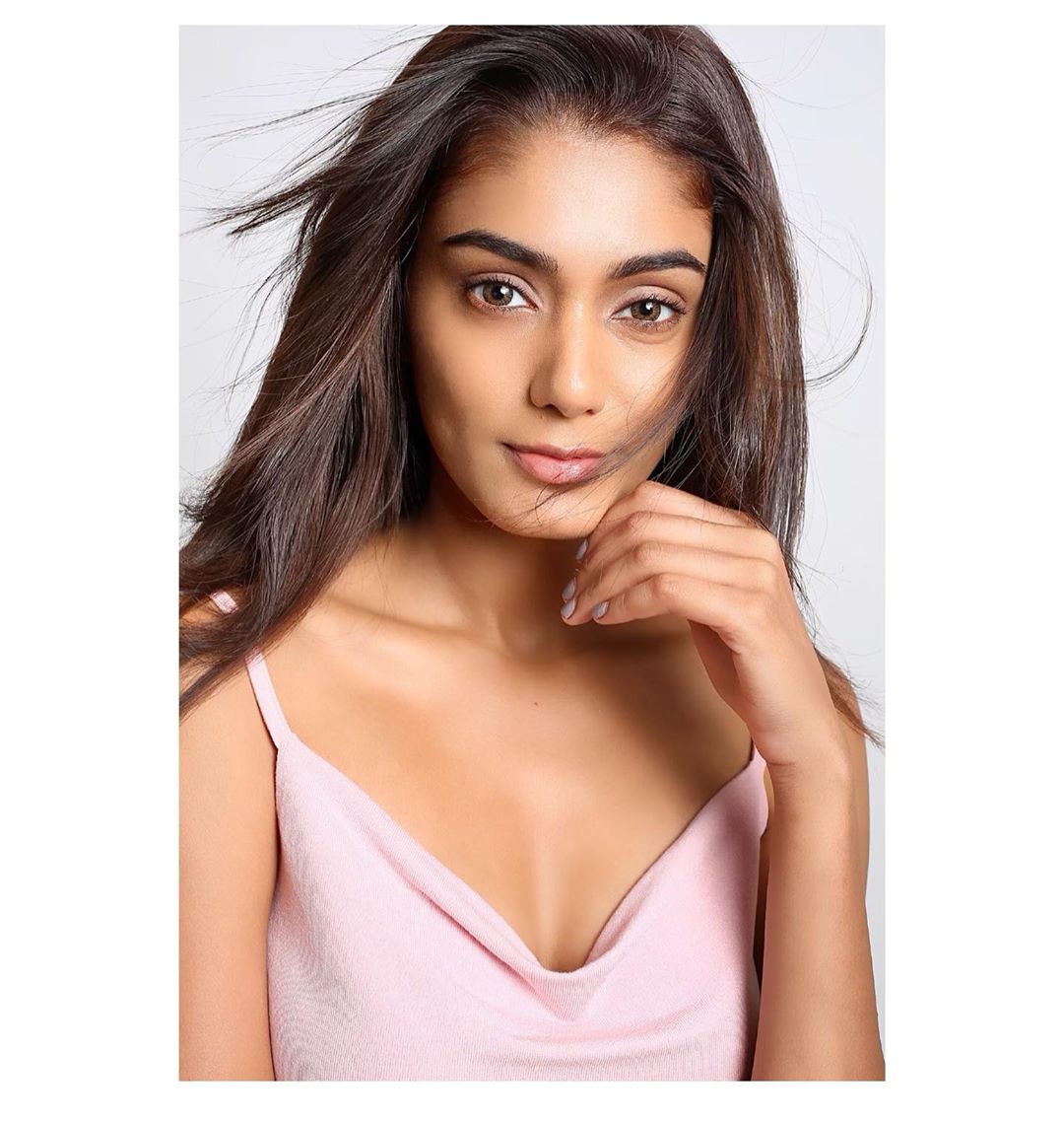 Sana Makbul Latest Images