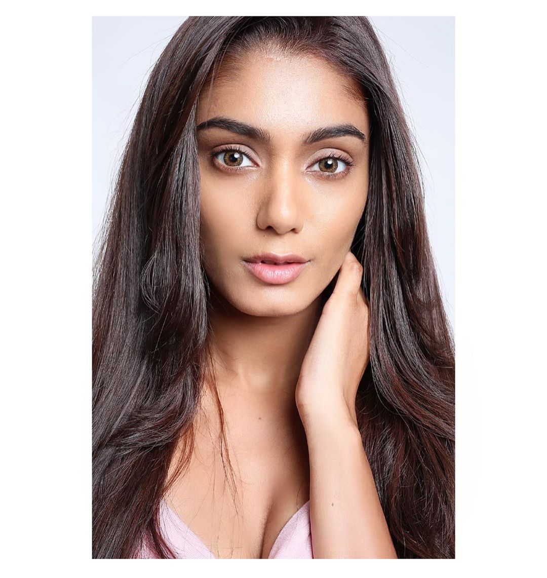 Sana Makbul Latest Images