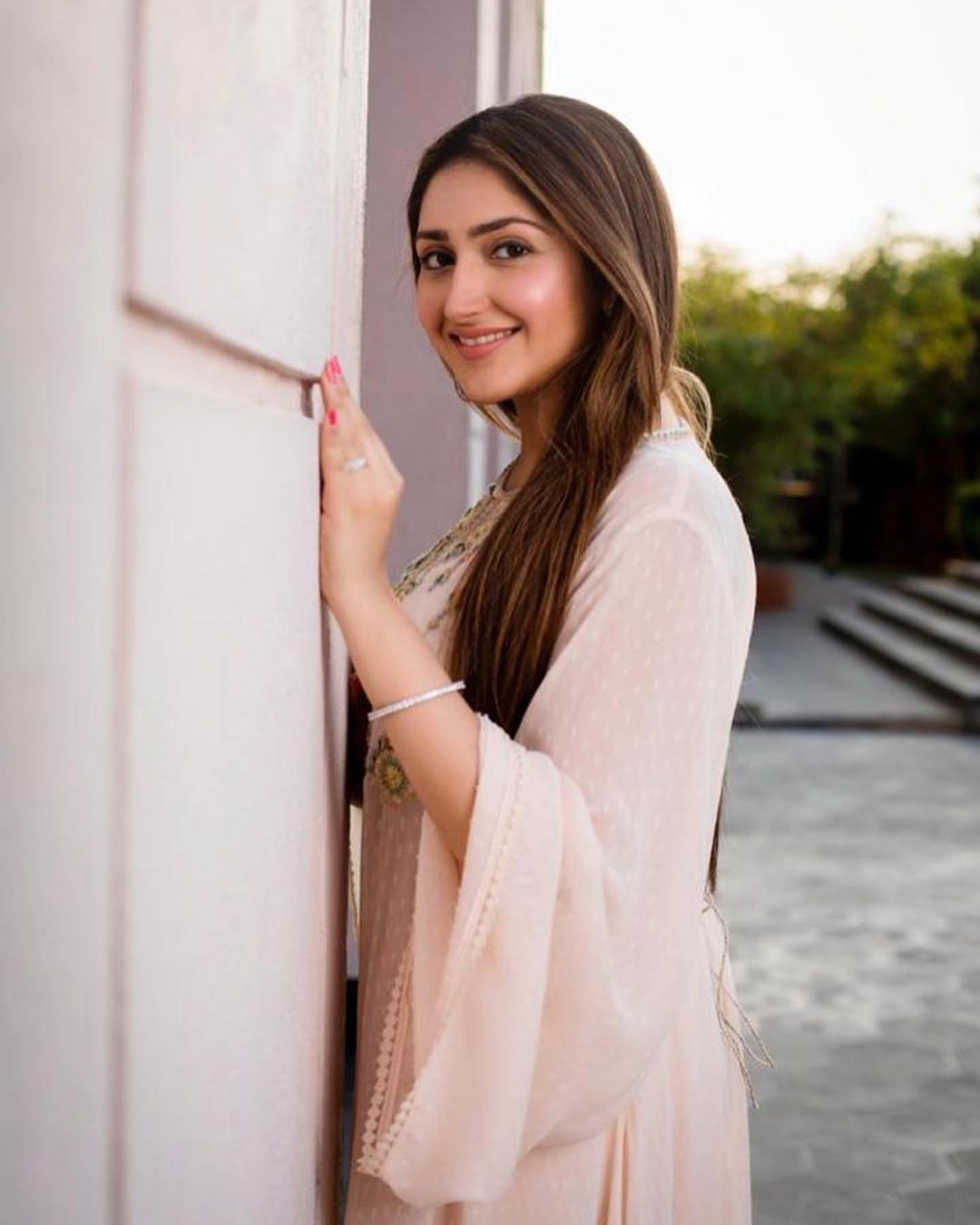Sayyeshaa Latest Photos