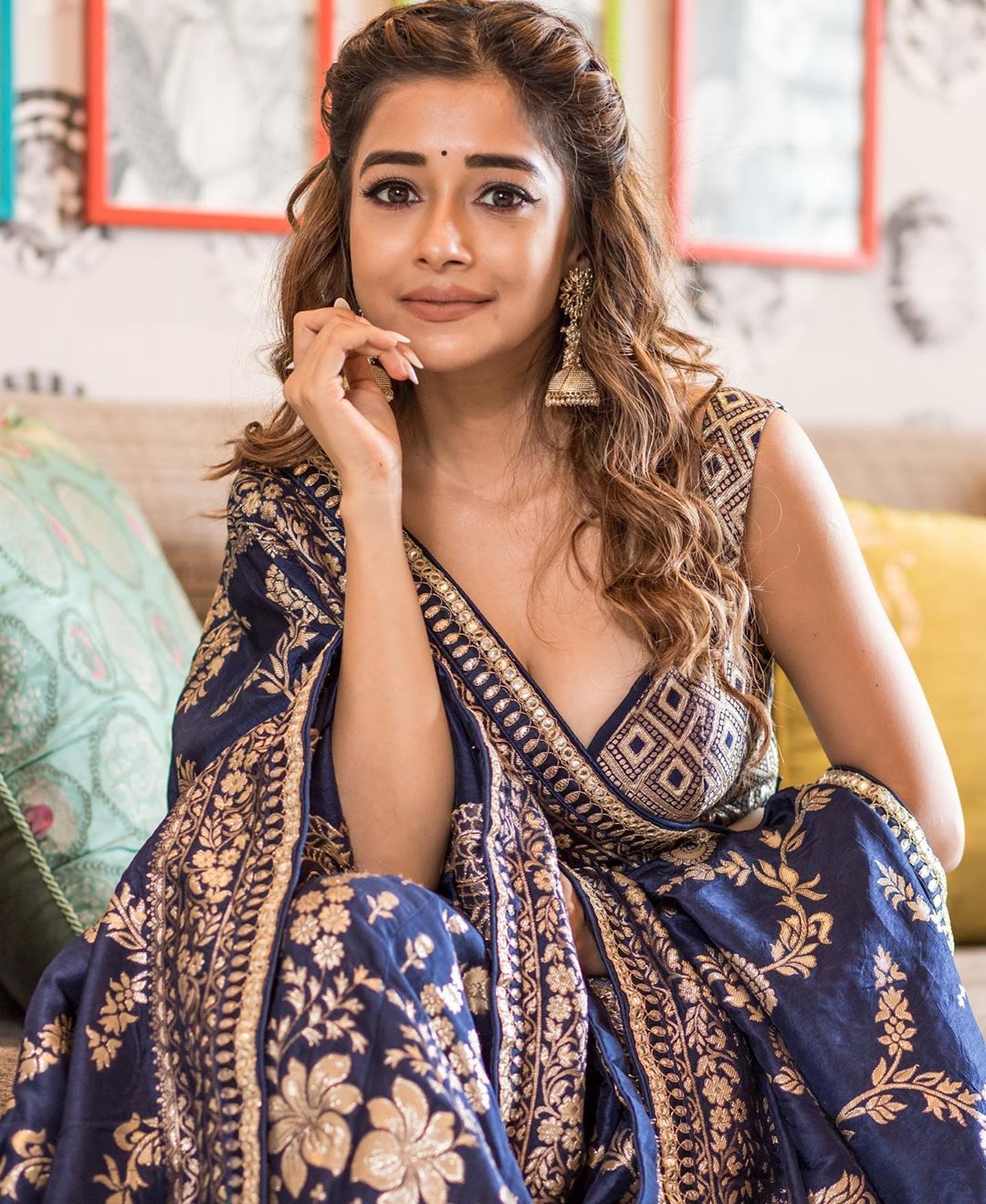 ActressTina Dutta Half Saree Photos