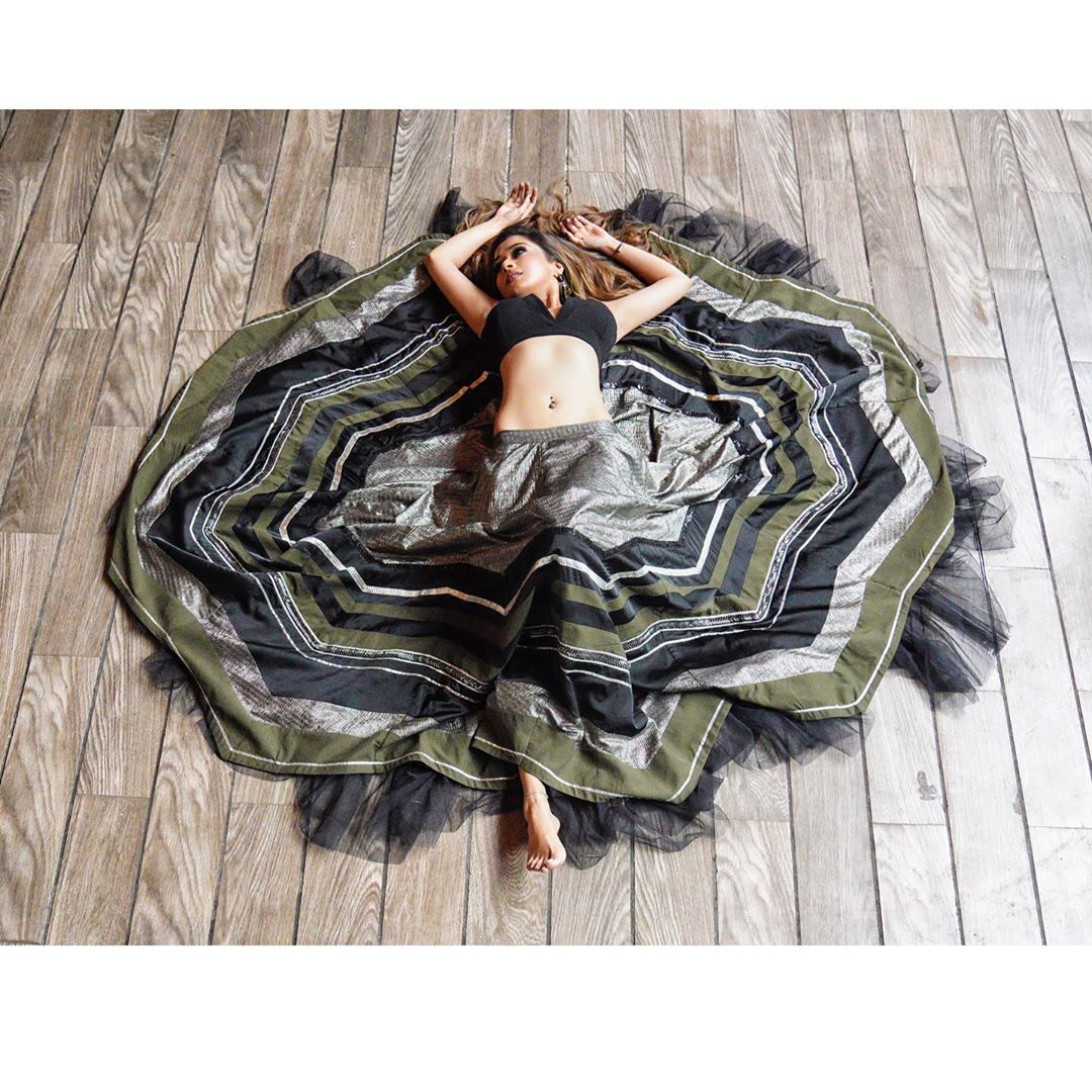 ActressTina Dutta Half Saree Photos ActressTina Dutta Half Saree Photos