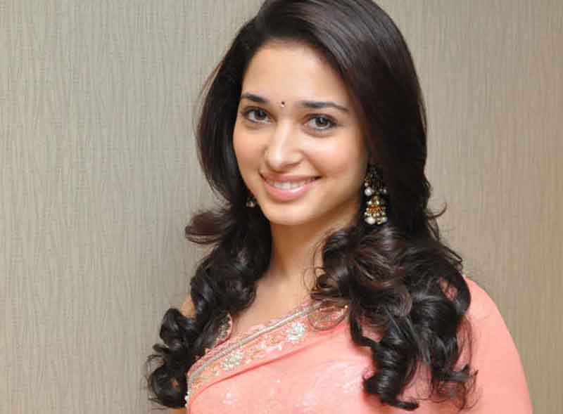 తమన్నా ఇంట్లో కరోనా కలకలం!