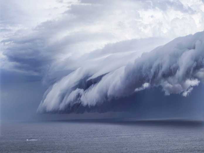 ఏపీలో మ‌రో రెండు రోజులు భారీ గా వాన‌లు..ప్ర‌జ‌ల‌కి వాతావ‌ర‌ణ    శాఖ హెచ్చ‌రిక‌!