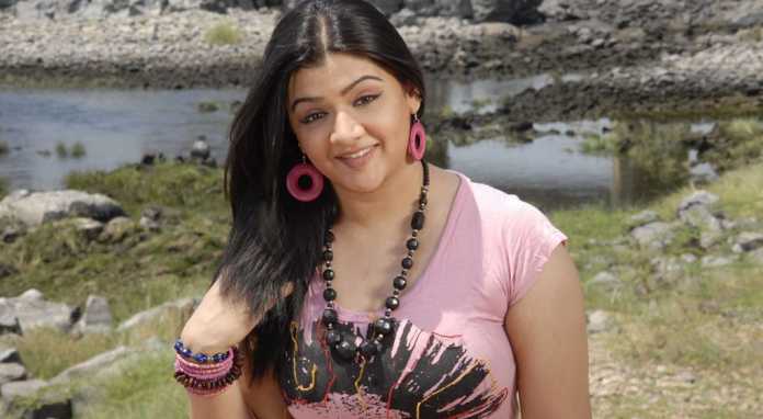 యంగ్ హీరోతో ఆర్తి అగ‌ర్వాల్ ల‌వ్ బ్రేక‌ప్‌పై సినిమా?