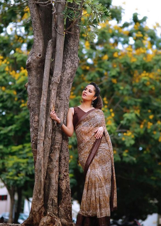 Jabardasth anchor anasuya bharadwaj saree looks