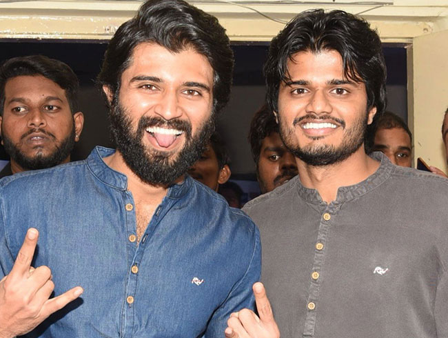 vijay devarakonda is not happy with his brother anand cine career