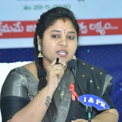 పుష్ప శ్రీవాణి  మౌనం గురించి తాడేపల్లి లో హాట్ టాపిక్..??