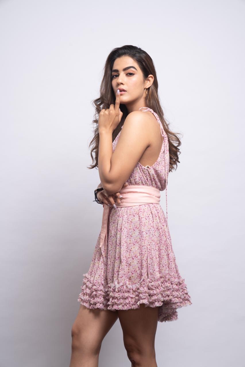 Kavya Thapar Latest Photoshoot