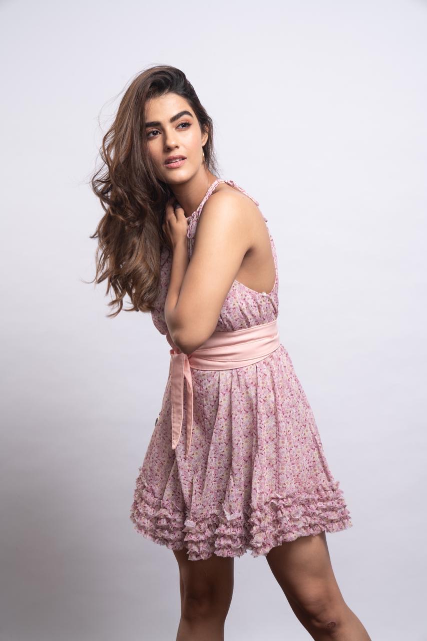 Kavya Thapar Latest Photoshoot