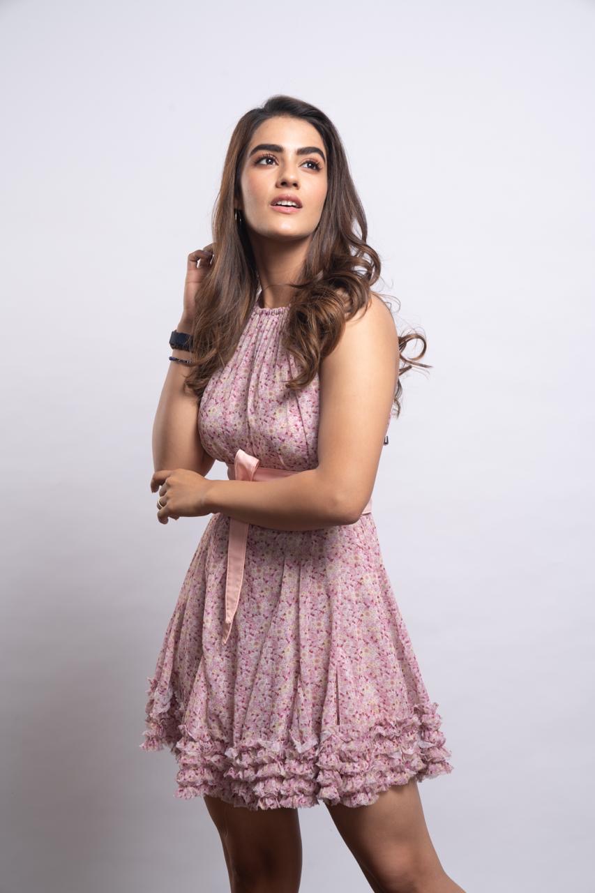 Kavya Thapar Latest Photoshoot