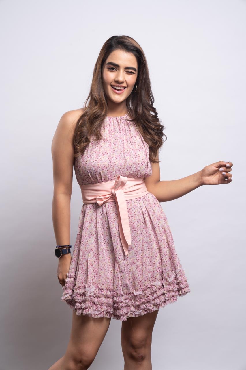 Kavya Thapar Latest Photoshoot