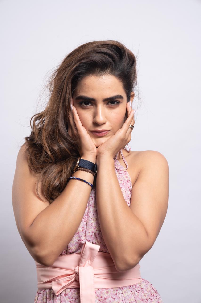 Kavya Thapar Latest Photoshoot