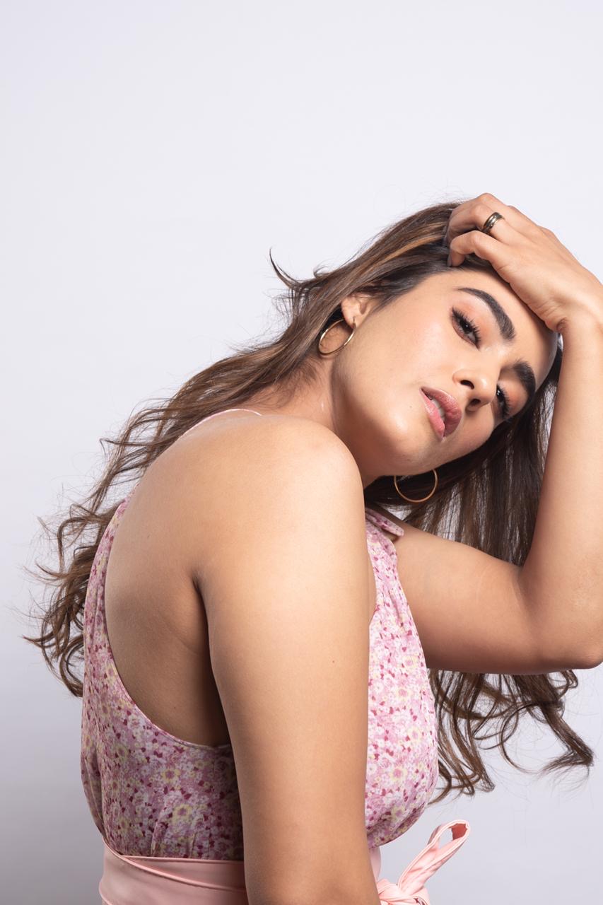 Kavya Thapar Latest Photoshoot