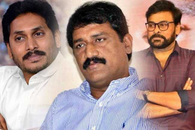 జ‌గ‌న్-గంటా మ‌ధ్య‌లో మెగాస్టార్