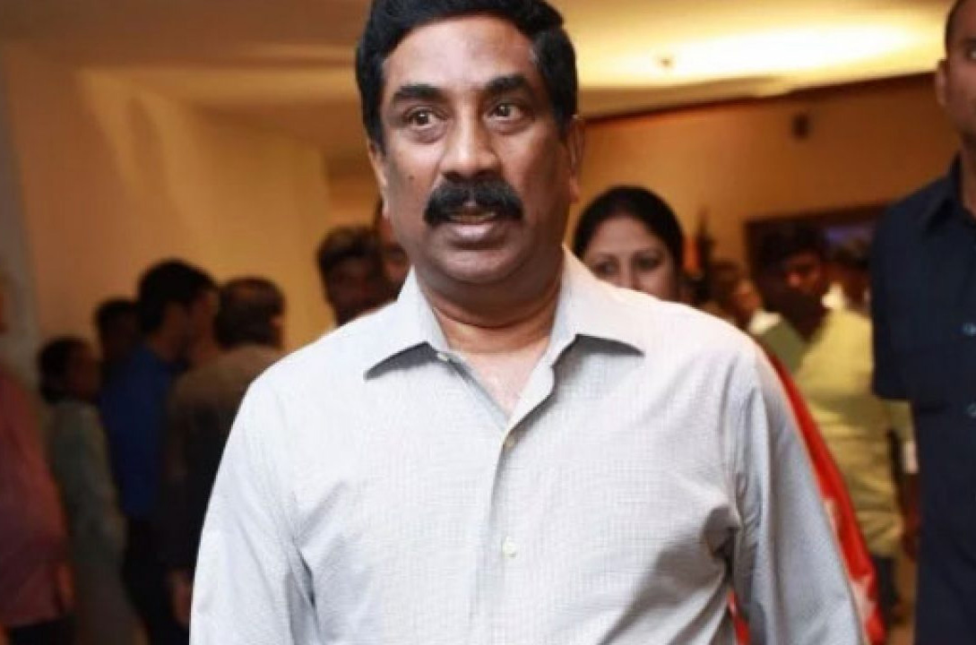 ఒకరి తరవాత ఒకరు ఏ‌బి‌ఎన్ ఆర్‌కే కి ఊపిరాడకుండా చేస్తున్నారు – బిగ్ న్యూస్ కమింగ్ ?