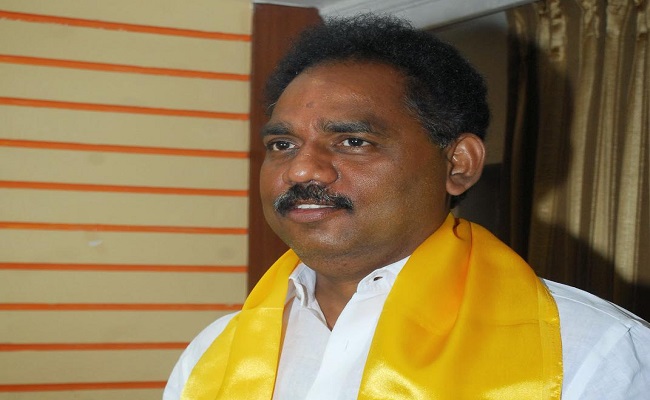 రెబెల్ ఎమ్మెల్యే అంటే ఏంటో చూపించిన వాసుపల్లి గణేశ్ కుమార్ .. ఉలిక్కిపడ్డ చంద్రబాబు !