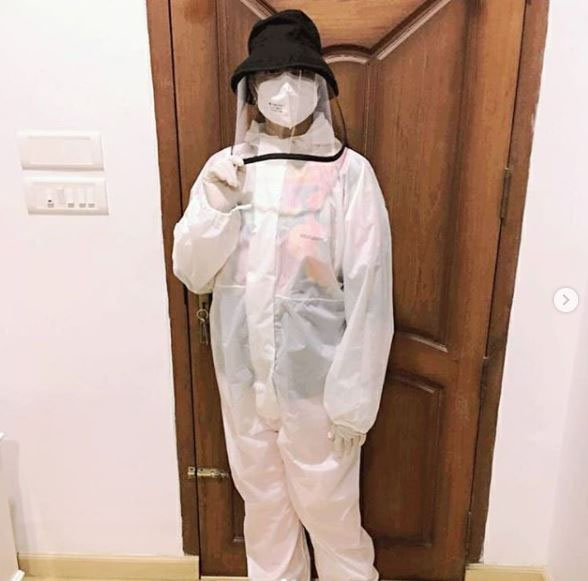 Actress Meena Wear PPE Kit And Leaves Chennai For Drishyam 2 Shooting