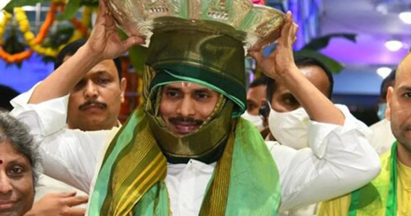 తిరుమలను అడ్డం పెట్టుకుని డైవర్షన్ పాలిటిక్స్ నడుస్తున్నాయా ?