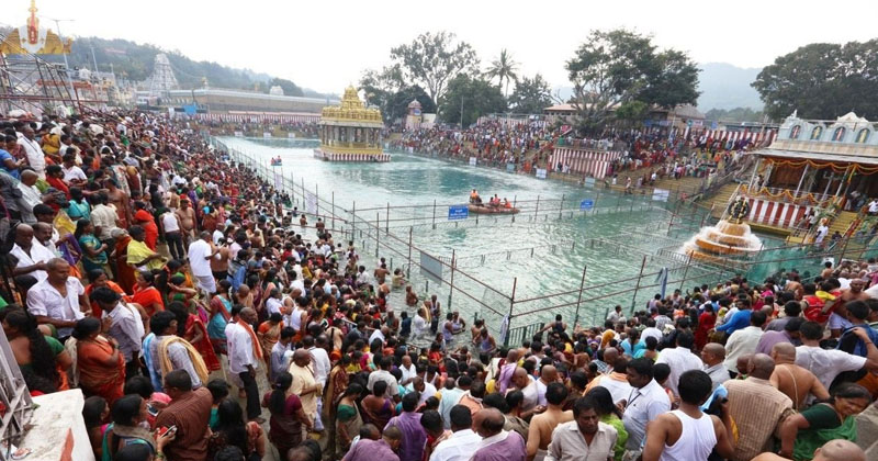 శాస్త్రోక్తంగా చక్రధారుడి చక్రస్నానం !