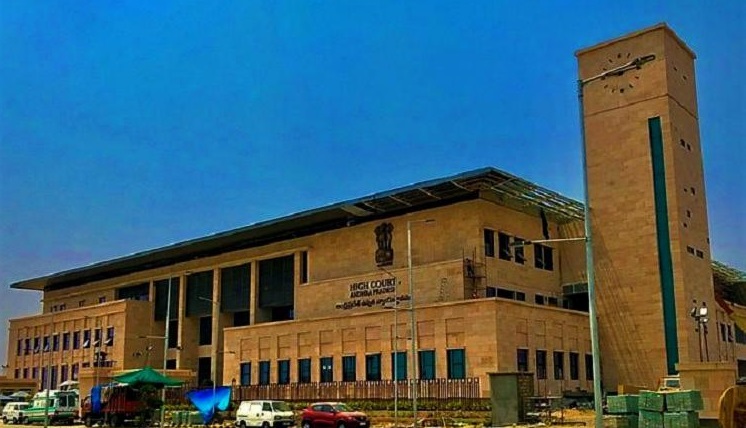 రాజధాని కేసులో అక్టోబర్ 5 వరకు వాయిదా వేసిన హైకోర్టు: తీపికబురు ఎవరికో!