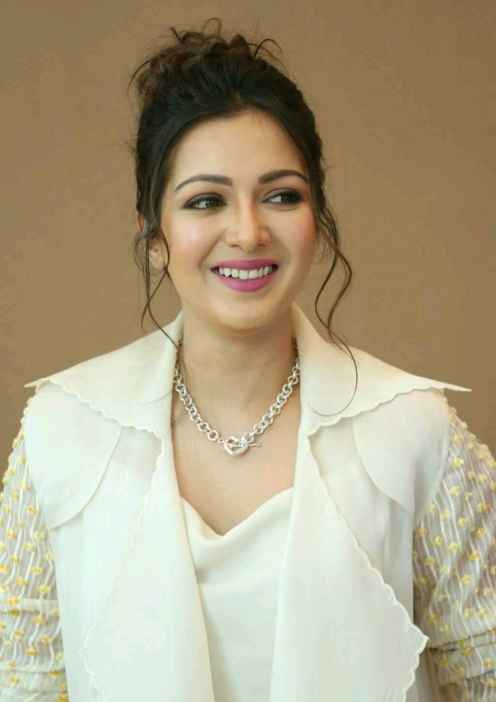 Catherine Tresa Instagram Photos Catherine Tresa Instagram Photos