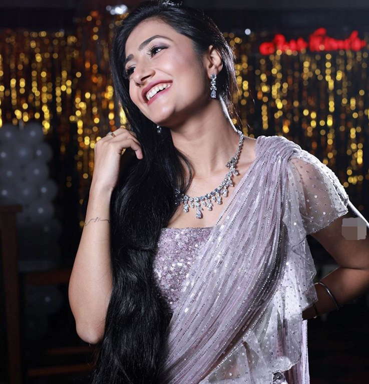 Dhanashree Verma Beautiful pictures Dhanashree Verma Beautiful pictures