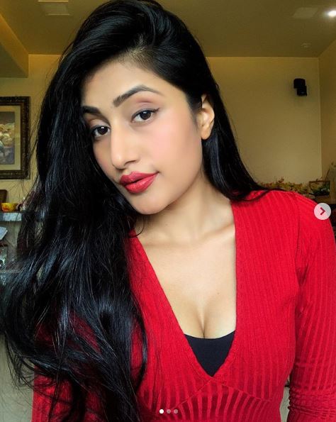 Dhanashree Verma Beautiful pictures Dhanashree Verma Beautiful pictures