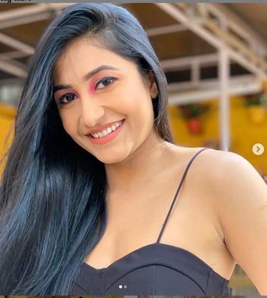 Dhanashree Verma Beautiful pictures Dhanashree Verma Beautiful pictures