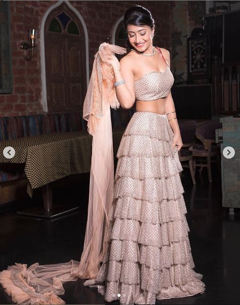 Dhanashree Verma Beautiful pictures Dhanashree Verma Beautiful pictures