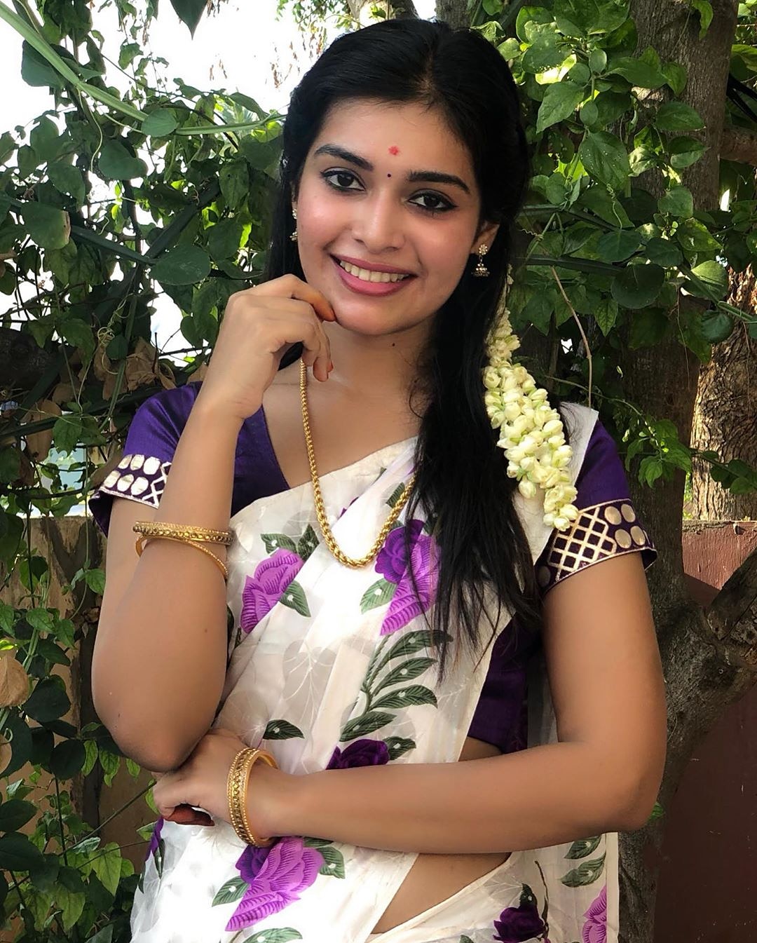 Dharsha Gupta Beautiful Pictures Dharsha Gupta Beautiful Pictures