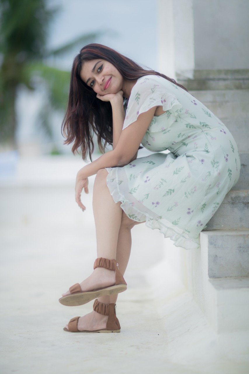 Dharsha Gupta Beautiful Pictures Dharsha Gupta Beautiful Pictures