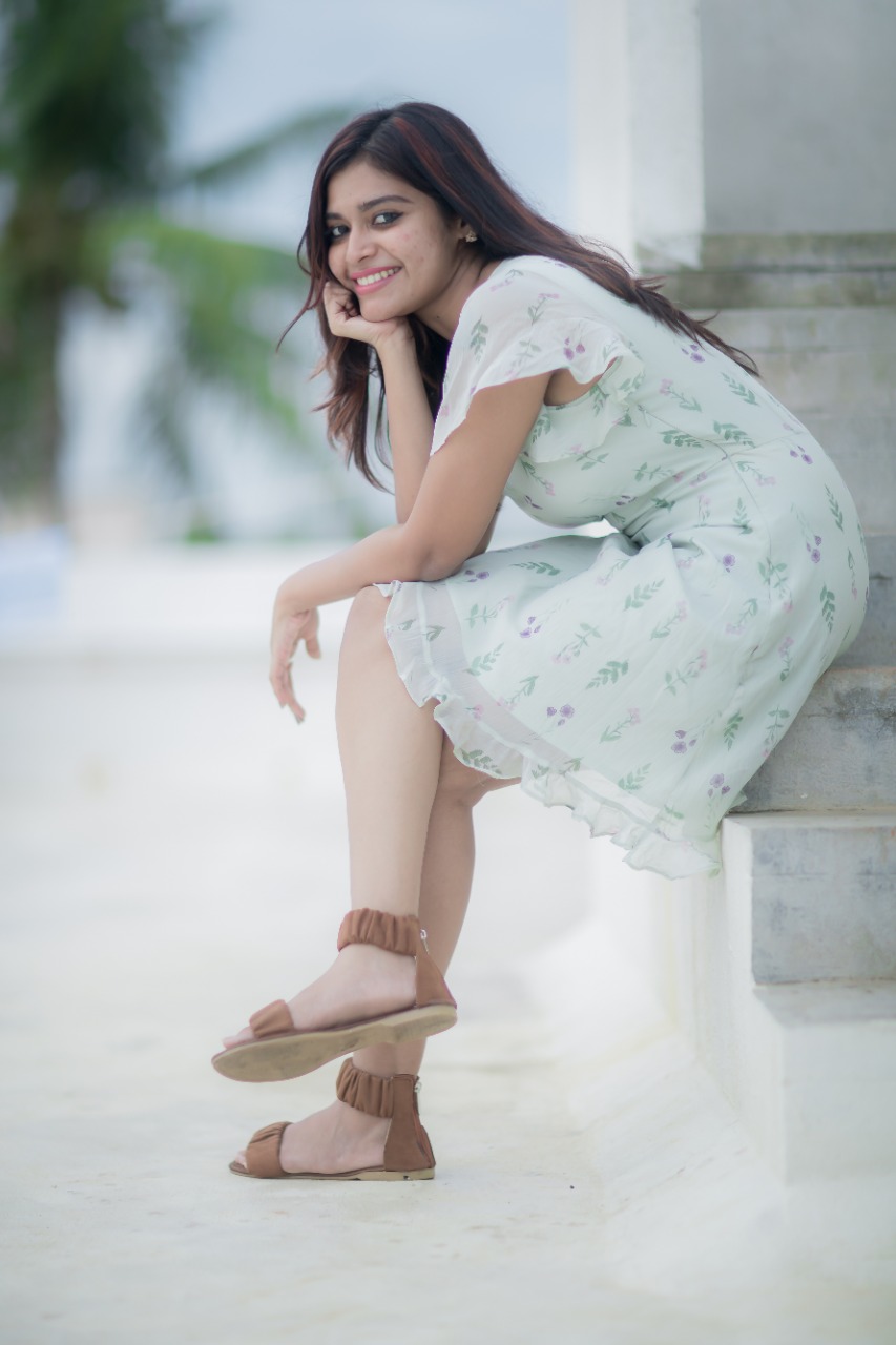 Dharsha Gupta Beautiful Pictures Dharsha Gupta Beautiful Pictures