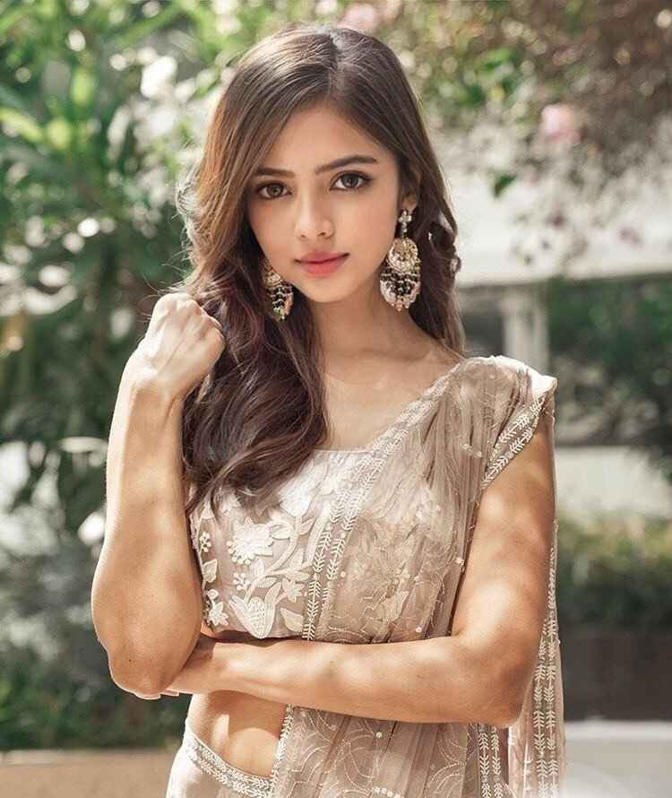 Malavika Mohanan New HD Stills Malavika Mohanan New HD Stills