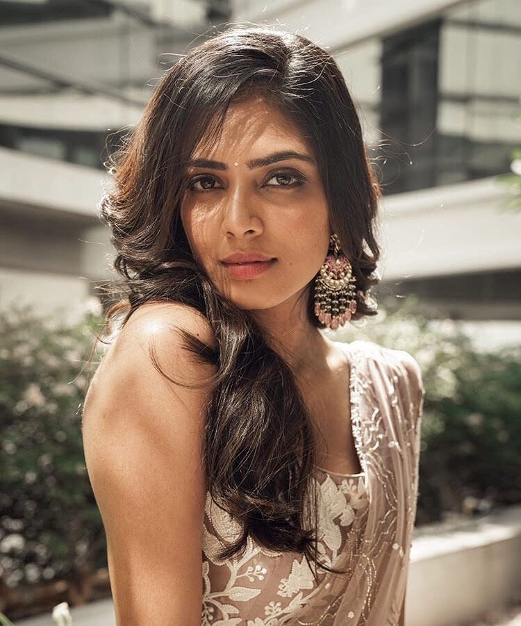 Malavika Mohanan New HD Stills Malavika Mohanan New HD Stills